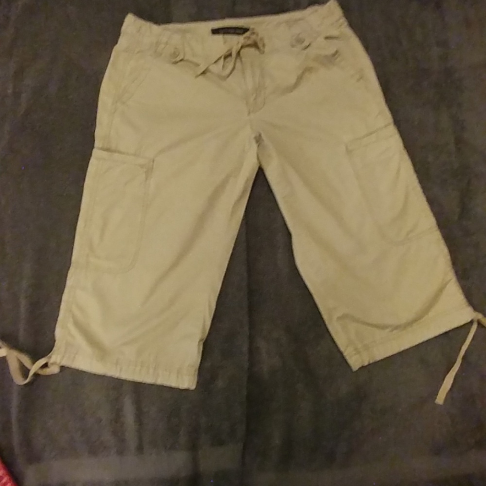 Calvin Klein size 8 gently used Capri cargo pants